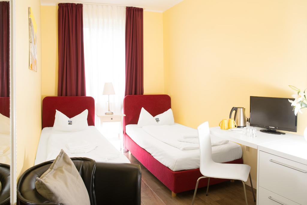 Barcelona Bed & Breakfast Düsseldorf Eksteriør billede