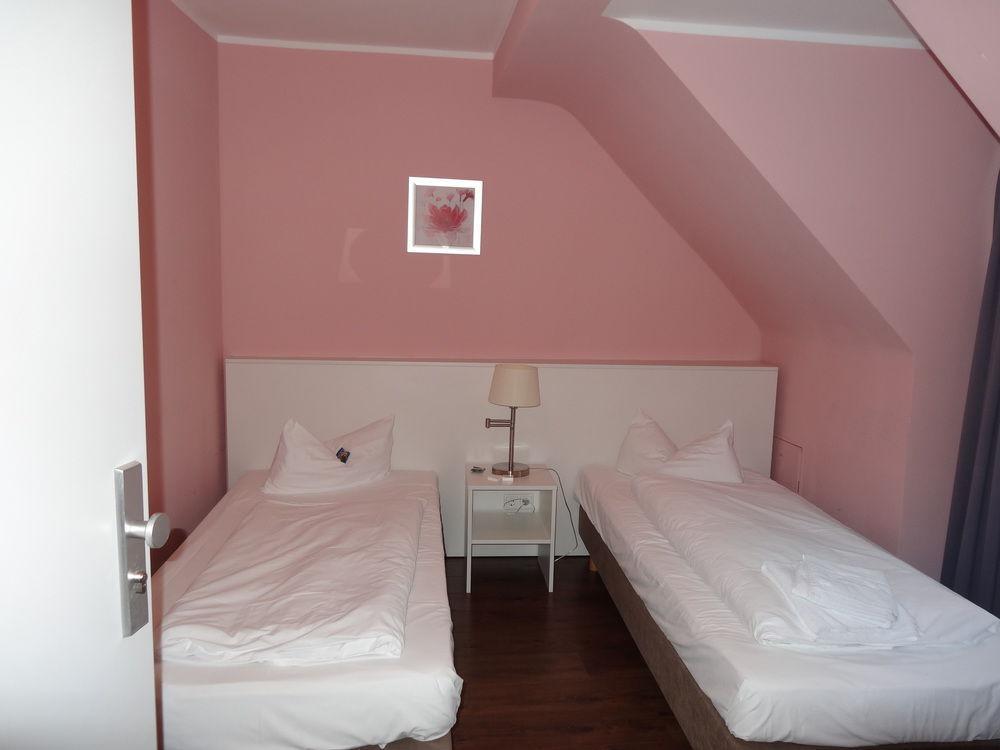 Barcelona Bed & Breakfast Düsseldorf Eksteriør billede